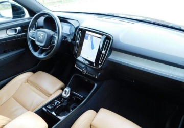 Volvo XC40 2021 Volvo XC 40 2.0T INSCRIPTION Bezowa Skora BLiS 2.0 Benzyna 197KM, zdjęcie 6