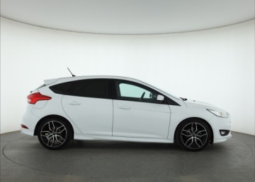 Ford Focus III Hatchback 5d facelifting 1.6 TDCi 95KM 2015 Ford Focus 1.6 TDCi, Salon Polska, Klima, zdjęcie 5