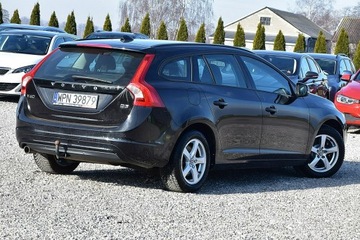 Volvo V60 I Kombi Facelifting 2.0 D3 DRIVE-E 150KM 2016 Volvo V60 2,0D3 150KM Navi Alu Led Podg. Fotele, zdjęcie 21