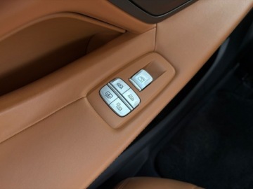 BMW Seria 7 G11-G12 Sedan 750i 450KM 2017 BMW 750 750i,Dociągi,KeyLess,skrętna oś,panorama S, zdjęcie 17