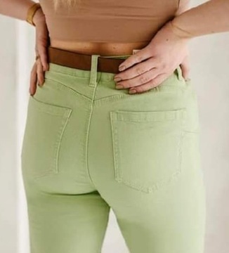 ELEGANCKIE SPODNIE JEANSOWE MOM FIT BOYFRIEND OLIWKOWE Z PASKIEM ROZMIARY