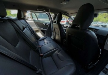 Volvo V60 I Kombi Facelifting 2.0 D4 DRIVE-E 190KM 2016 Volvo V60 D4 190KM BEZWYPADKOWY automat gwarancja 2.0 Diesel, zdjęcie 16