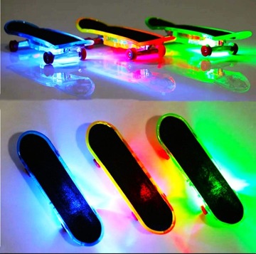 2X DESKOROLKA NA PALCE MINI DESKA FINGERBOARD LED ZABAWKA DLA DZIECI