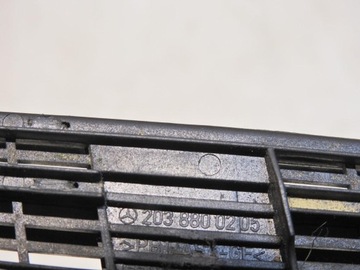 РЕШЕТКА ВПУСКА КАПОТА MERCEDES W203 LIFT 2038800205