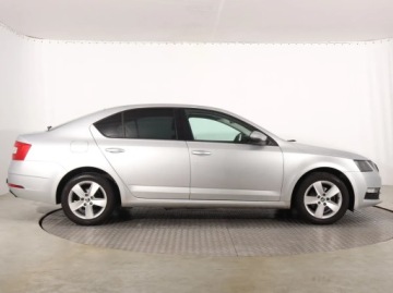 Skoda Octavia III Liftback Facelifting 1.4 TSI 150KM 2018 Skoda Octavia 1.4 TSI, Salon Polska, Klima, zdjęcie 5