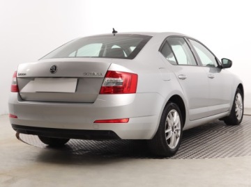 Skoda Octavia III Liftback 1.6 TDI 90KM 2016 Skoda Octavia 1.6 TDI, Navi, Klima, Klimatronic, zdjęcie 4