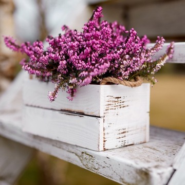 БЕЛАЯ ДЕРЕВЯННАЯ ЯЩИКА ДЛЯ ЦВЕТОВ, ТРАВ, ОБОГРЕВАТЕЛЕЙ