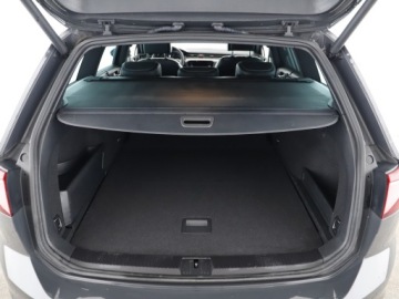 Volkswagen Passat B8 Variant Facelifting 2.0 TDI SCR 150KM 2021 Volkswagen Passat Variant 2.0TDI 150KM ACC Kamera, zdjęcie 11