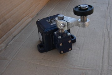 Концевой выключатель SCHMERSAL TL 422-01y новый