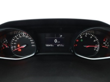 Peugeot 308 II Hatchback Facelifting 1.2 PureTech 130KM 2018 Peugeot 308 Allure automat panorama, zdjęcie 21