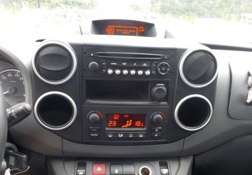 Citroen Berlingo III Osobowy M 1.2 PureTech 110KM 2018 Citroen Berlingo Okazja 1.2 Benzyna 110KM, zdjęcie 25