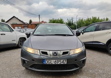 Honda Civic VIII Hatchback 3d 1.4 i-VTEC 100KM 2009 Honda Civic 2009r, 1.4 Benzyna. Lekko uszkodzony lewy bok. Jezdzi. 1.3, zdjęcie 15