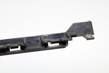 BMW E81 E87 правая направляющая, крепление порога 7118160