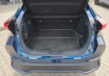 Toyota C-HR II SUV Plug-In 2.0 Hybrid Dynamic Force Plug-in  223KM 2025 Toyota C-HR Toyota C-HR 2.0 Hybrid Executive Salon PL Kinto FV23, zdjęcie 6