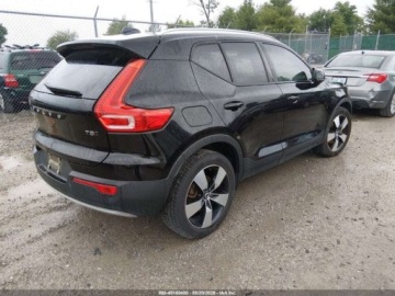 Volvo XC40 Crossover 2.0 T5 247KM 2020 Volvo XC 40 T5 Momentum 2020 2.0 Benzyna 248KM, zdjęcie 4