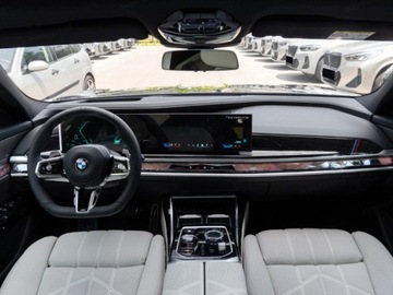 BMW Seria 7 G70 Sedan 3.0 40d 299KM 2025 BMW Seria 7 740d xDrive Sport Sedan 3.0 (299KM) 2025, zdjęcie 8