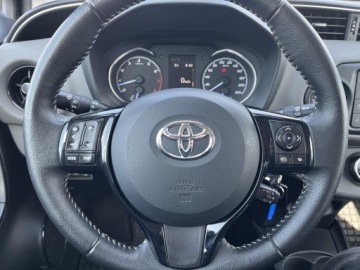 Toyota Yaris III Hatchback 5d Facelifting 2017 1.5 Dual VVT-iE 111KM 2020 Toyota Yaris 1.5 Premium III (2011-2019) 1.5 Premi, zdjęcie 6