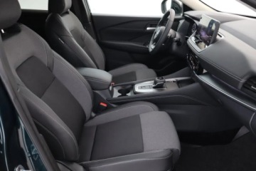Nissan Qashqai III Crossover Facelifting 1.3 DIG-T MHEV 158KM 2025 Nissan Qashqai 1.3 DIG-T MHEV, 1. Właściciel, zdjęcie 8