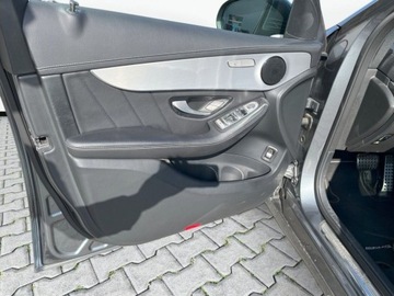 Mercedes GLC C254/X254 2022 Mercedes-Benz GLC 2.0 Benzyna 197KM, zdjęcie 9