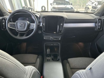 Volvo XC40 Crossover Facelifting 2.0 B3 163KM 2025 VOLVO XC40 B3 Core Suv 2.0 (163KM) 2025, zdjęcie 6