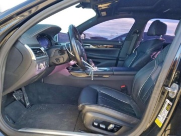 BMW Seria 7 G70 2022 BMW Seria 7 740i 2022 3.0 Benzyna 335KM, zdjęcie 7