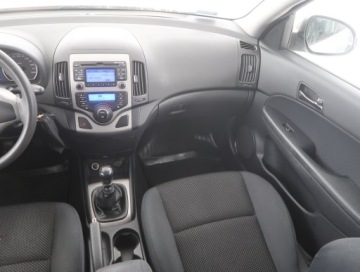 Hyundai i30 I CW 1.6 DOHC CVVT 126KM 2009 Hyundai i30 1.6 CVVT, Salon Polska, Klima, zdjęcie 7