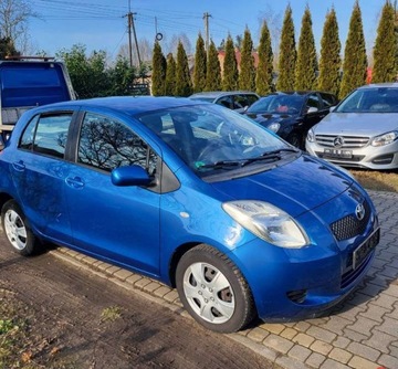 Toyota Yaris II Hatchback 5d 1.3 i VVT-i 86KM 2007 Toyota Yaris Toyota Yaris 1,3 VVT-i bezwypadkowy 1.3 Benzyna 87KM, zdjęcie 2
