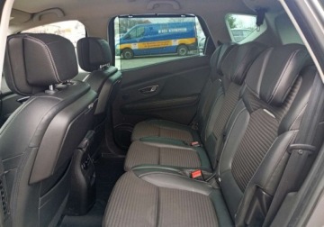 Renault Scenic IV 1.2 Energy TCe 130KM 2017 Renault Scenic Zarejestrowany - ubezpieczony - wersja Bose 1.2 Benzyna, zdjęcie 18