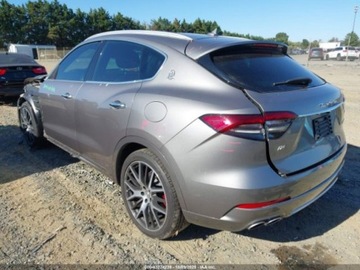 Maserati Levante 2021 Maserati Levante Granlusso 2021 3.0l 3.0 Benzyna 345KM, zdjęcie 3