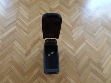 LOKETNÍ OPĚRKA CENTRÁLNÍ TUNELU AVENSIS T25 SKŘÍŇKA ČERNÁ 2003-2008