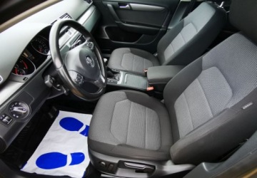 Volkswagen Passat B7 Variant 2.0 TDI CR DPF BlueMotion 140KM 2012 Volkswagen Passat 2.0 TDI Comfortline, Super Stan 2.0 Diesel 140KM, zdjęcie 8