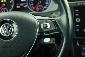 Volkswagen Golf VII Hatchback 3d Facelifting 1.0 TSI 85KM 2019 VW Golf 1.0 TSI, Salon Polska, Klima, Parktronic, zdjęcie 14