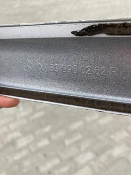 A W169 LIŠTA DVEŘE PRAVÝ PŘEDNÍ A1696900262 A1696900262R 1696900262