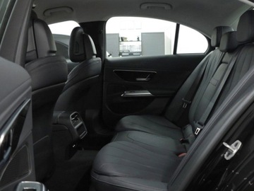 Mercedes Klasa E W214 Sedan 2.0 220d 197KM 2025 E Klasa 220 d 4-Matic Avantgarde 2.0 (197KM) 2025, zdjęcie 15