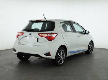 Toyota Yaris III Hatchback 5d Facelifting Hybrid 100KM 2017 Toyota Yaris 1.5 Hybrid, Automat, Skóra, Klima, zdjęcie 4