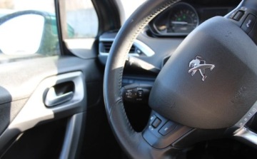 Peugeot 2008 I SUV Facelifting 1.2 PureTech 82KM 2019 Peugeot 2008 1.2B 83KM klimatronik zarejestrowany zadbany 1.2 Benzyna 83KM, zdjęcie 27