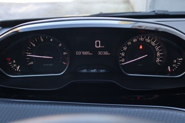 Peugeot 2008 I SUV Facelifting 1.2 PureTech 130KM 2016 Peugeot 2008 1.2 PureTech, Salon Polska, zdjęcie 10