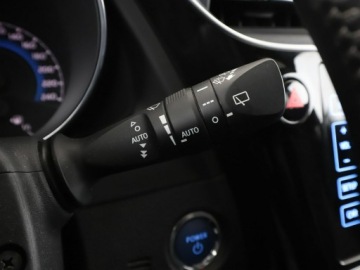 Toyota Auris II Touring Sports Facelifting 1.8 Hybrid 136KM 2015 Toyota Auris lift navi kamera panorama hak, zdjęcie 30