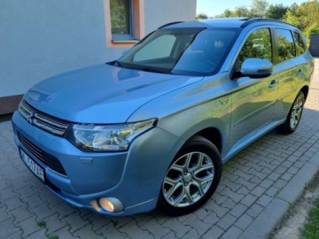 Mitsubishi Outlander III 2013 Mitsubishi Outlander Outlander III 2.0 PHEV Plug-In Hybrid Instyle 4WD 4x4, zdjęcie 18