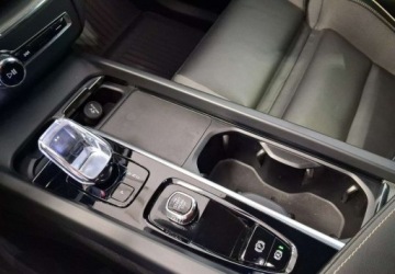 Volvo XC60 II 2022 Volvo XC 60 VAT 23 Dark Plus 2.0B5 mHEV 250KM automat 4x4 2022 r., salon P, zdjęcie 36