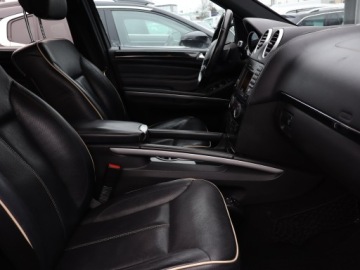 Mercedes Klasa M W164 Off-roader Facelifting 3.0 V6 (300 CDI BlueEFFICIENCY) 204KM 2010 Mercedes ML ML 300 CDI, 201 KM, 4X4, Automat, zdjęcie 8