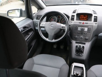 Opel Zafira B 1.6 Twinport ECOTEC 105KM 2006 Opel Zafira 1.6, 7 miejsc, Klima, Tempomat, zdjęcie 6