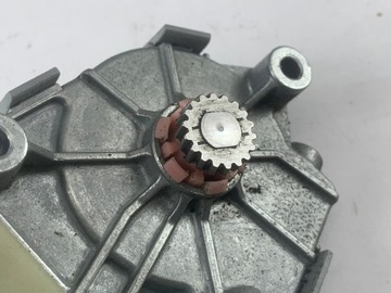 AUDI A6 C6 MOTOR MOTOREK STŘEŠNÍHO OKNA 4B0959591J