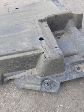 AUDI Q5 8R КРЫШКА ПАНЕЛЬ ПОЛА ШАССИ ЛЕВАЯ 8R0825207C