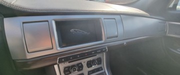 Jaguar XF II 2015 Jaguar XF 2015r, 2.0 Benzyna. Lekko przetarty bok. Jezdzi. 2.0 Benzyna, zdjęcie 11