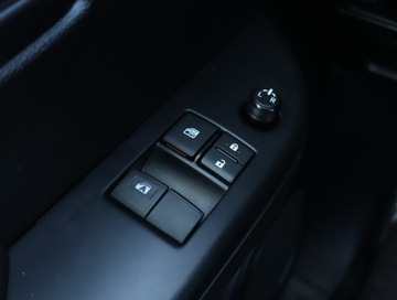 Toyota Hilux VIII Pojedyncza kabina Facelifting 2.4 D-4D 150KM 2023 Toyota Hilux 2.4 D-4D, Salon Polska, Serwis ASO, zdjęcie 15