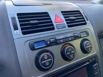 Volkswagen Touran I 1.4 TSI 140KM 2009 Volkswagen Touran 1.4b Automat DSG Grzane Fotele Tempomat Hak 1.4 Benzyna, zdjęcie 32