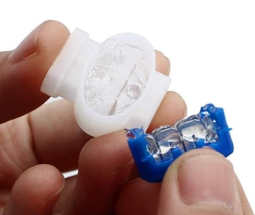 Локатор поврежденных проводов ограничительного провода газонокосилки-робота