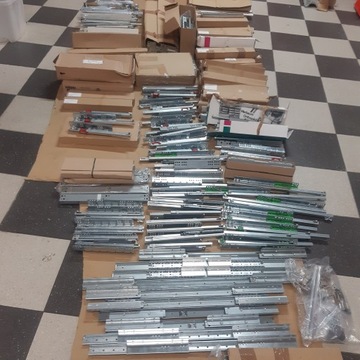 Akcesoria meblowe około 3 palet