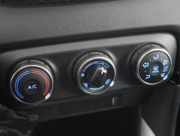 Toyota Yaris IV Hatchback 1.5 Dynamic Force 125KM 2022 Toyota Yaris 1.5 VVT-i, Salon Polska, zdjęcie 11